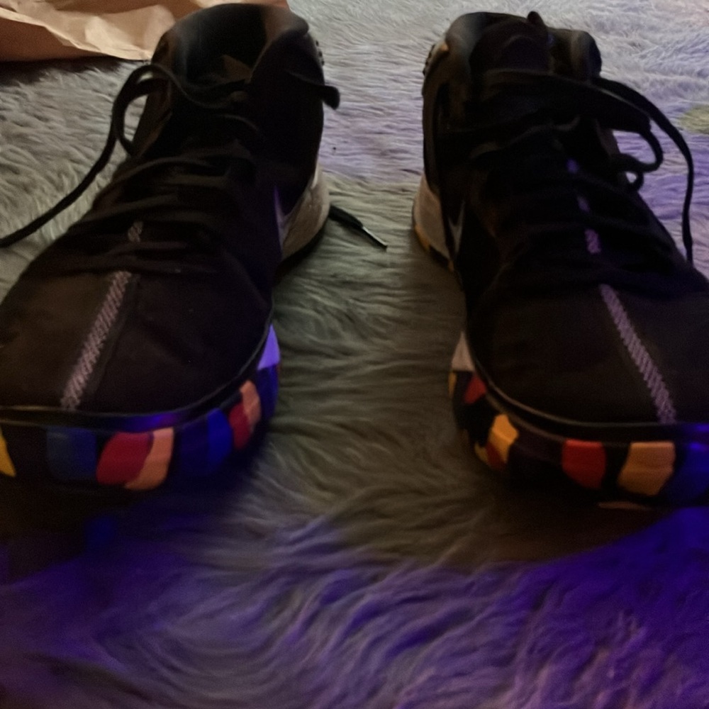 Super lightly worn rainbow Kobiea. NEW shape. So incredibly cute. 🏀 COZY